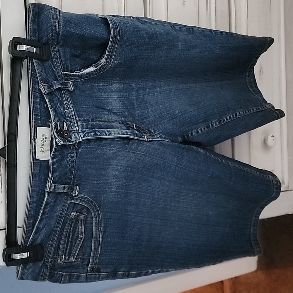 Ladies Bermuda Jean shorts